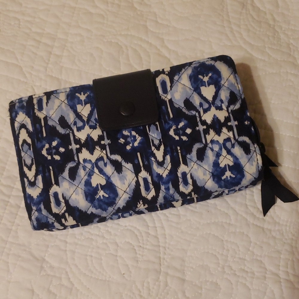 Vera Bradley Ikat Island Deluxe All In one Crossbody Wallet with Checkbook